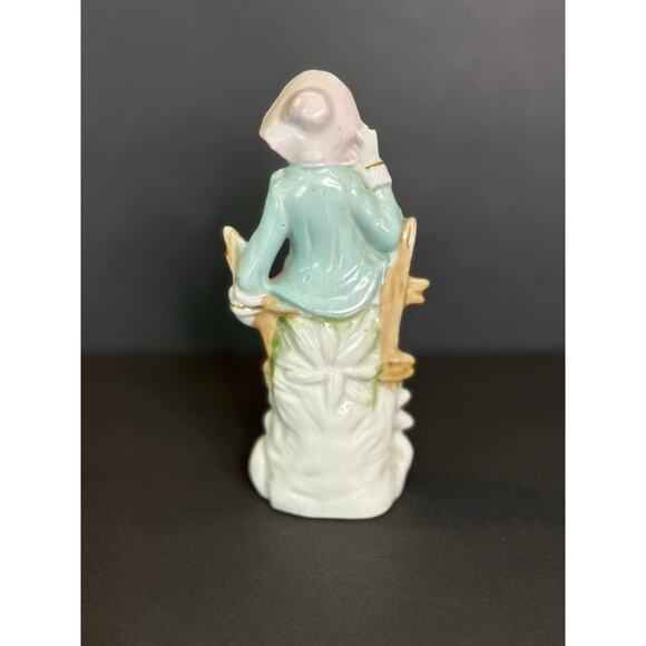 Vintage Occupied Japan Colonial Boy Figurine 6” Hand Painted Porcelain Statue - Picture 4 of 6